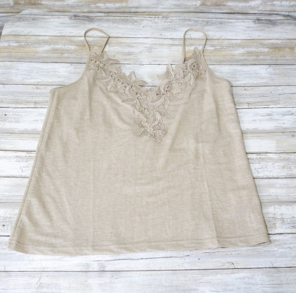 The Lindlee Cami Champagne